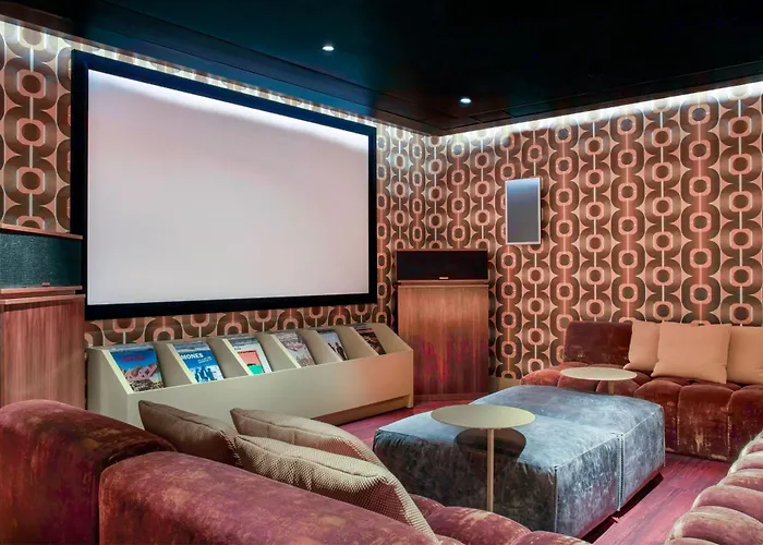 Moxy Banff