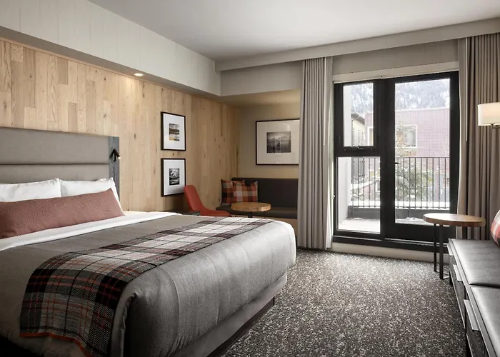 Peaks Hotel And Suites